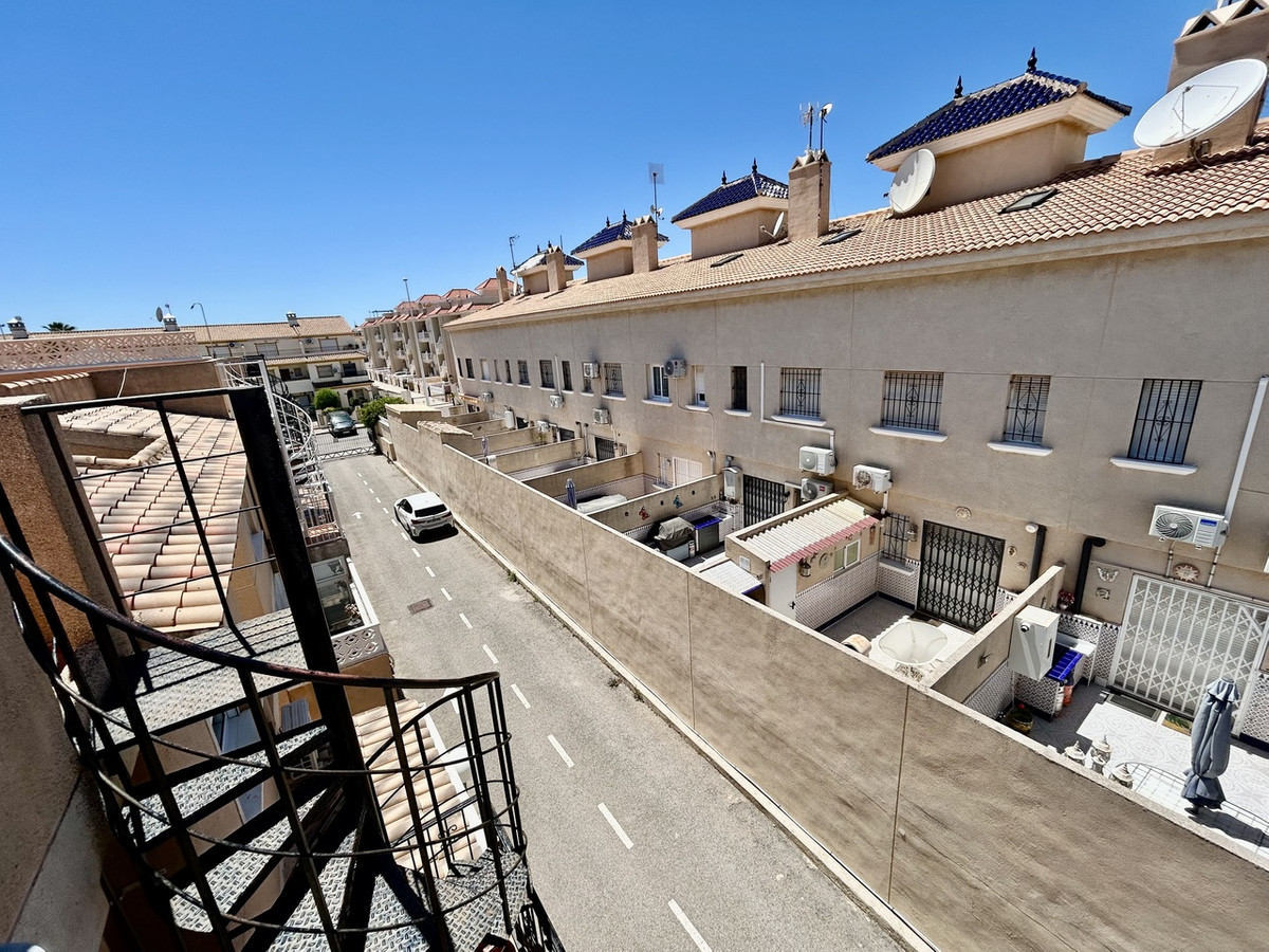 For sale - 2 Bedroom 1 Bathroom Penthouse in La Zenia  - La Zenia  - Alicante