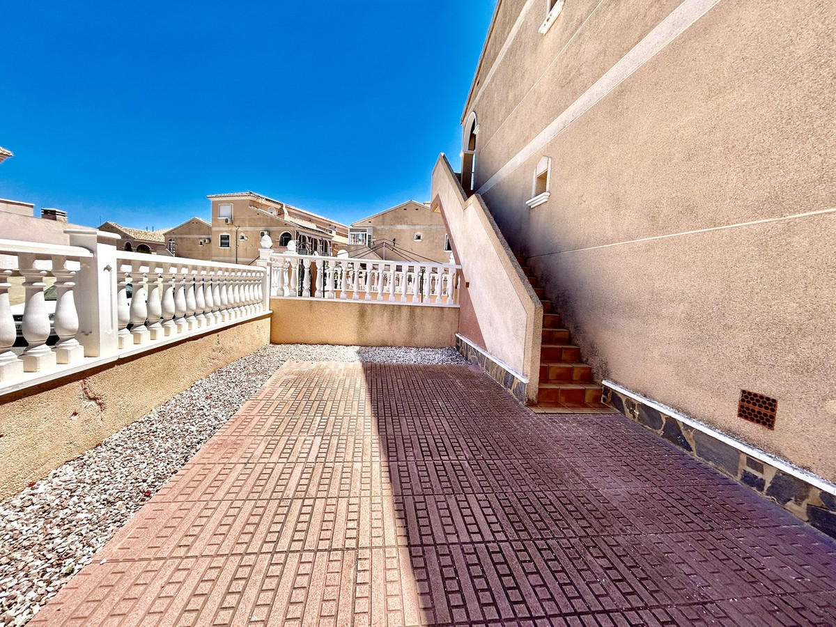 For sale - 2 Bedroom 1 Bathroom Penthouse in La Zenia  - La Zenia  - Alicante