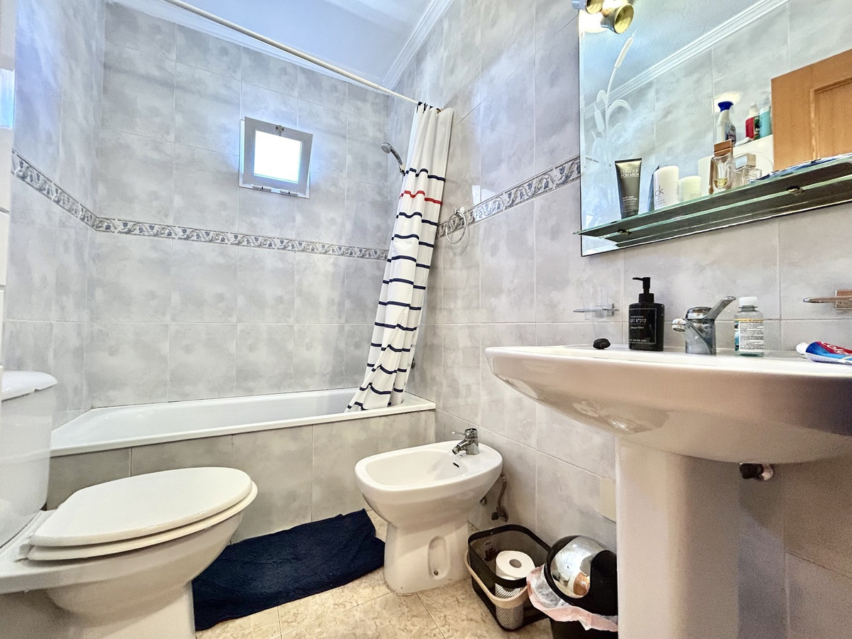 For sale - 2 Bedroom 1 Bathroom Penthouse in La Zenia  - La Zenia  - Alicante