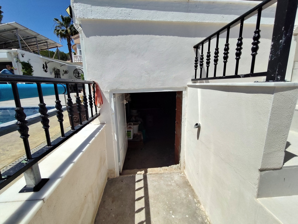 For sale - 3 Bedroom 2 Bathroom House - Detached Villa in Orihuela - Torremendo  - Alicante