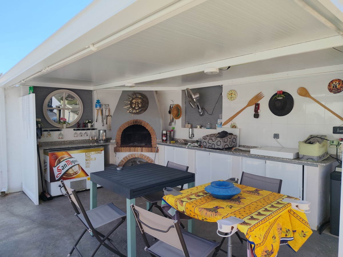 For sale - 3 Bedroom 2 Bathroom House - Detached Villa in Orihuela - Torremendo  - Alicante