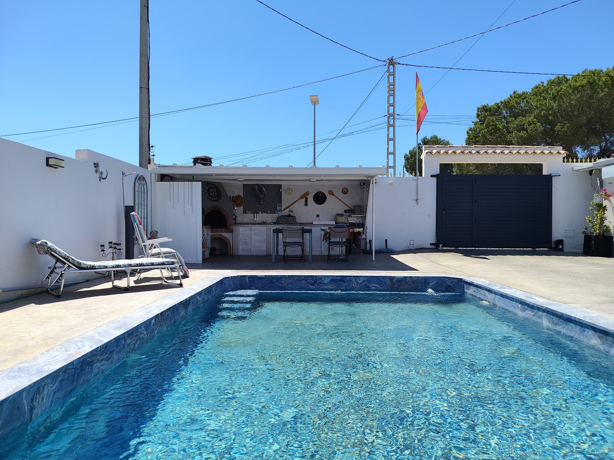 For sale - 3 Bedroom 2 Bathroom House - Detached Villa in Orihuela - Torremendo  - Alicante