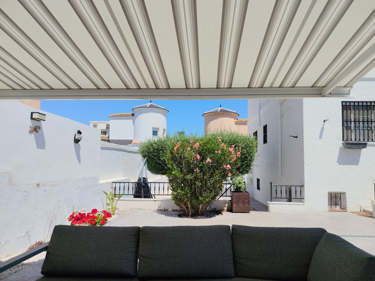 For sale - 3 Bedroom 2 Bathroom House - Detached Villa in Orihuela - Torremendo  - Alicante