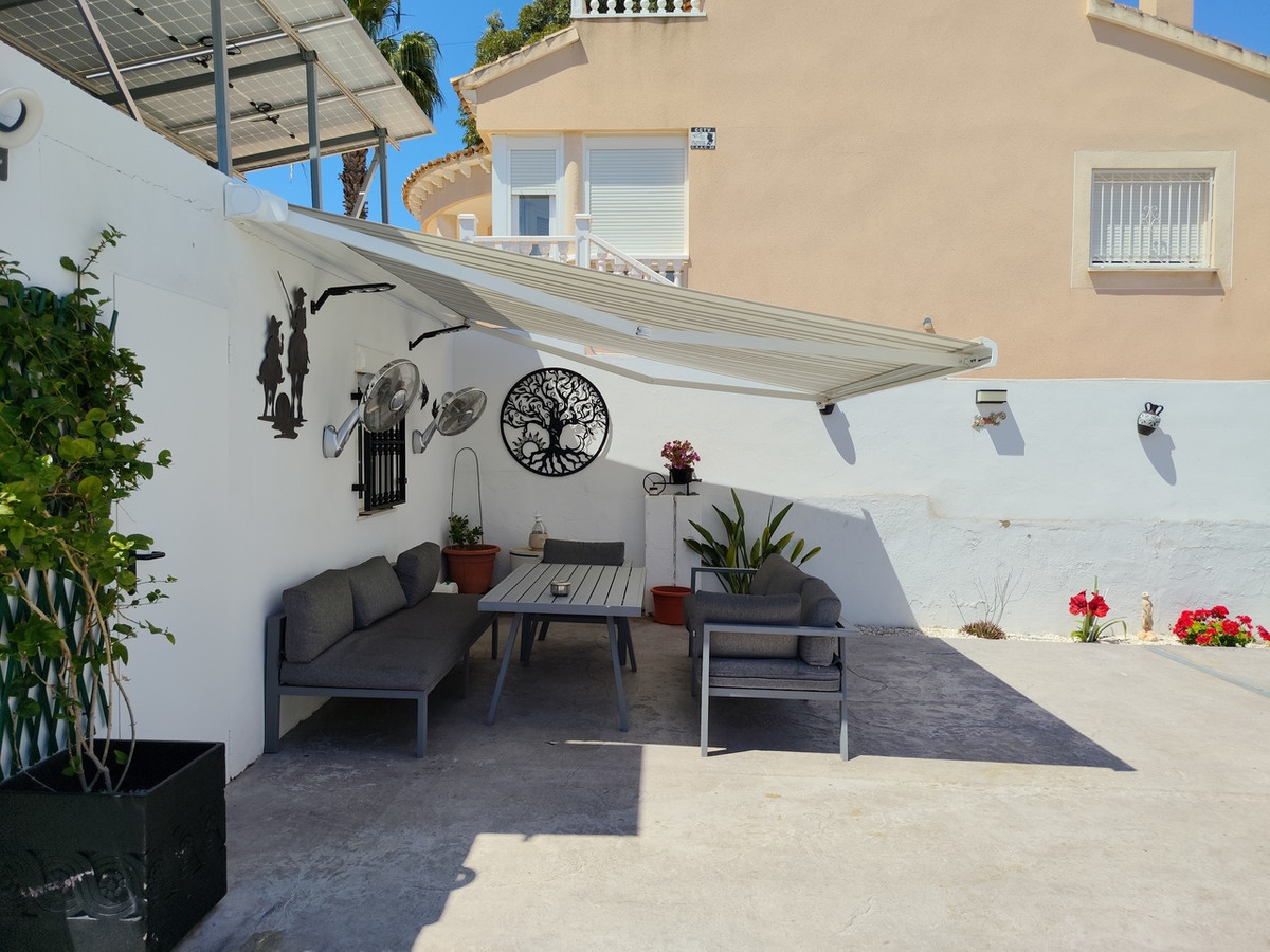 For sale - 3 Bedroom 2 Bathroom House - Detached Villa in Orihuela - Torremendo  - Alicante