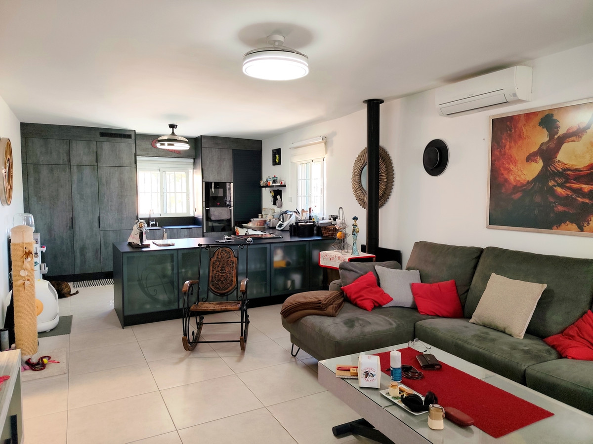 For sale - 3 Bedroom 2 Bathroom House - Detached Villa in Orihuela - Torremendo  - Alicante
