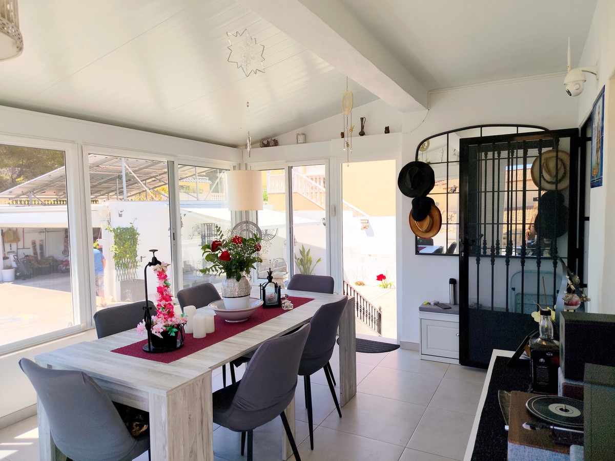 For sale - 3 Bedroom 2 Bathroom House - Detached Villa in Orihuela - Torremendo  - Alicante