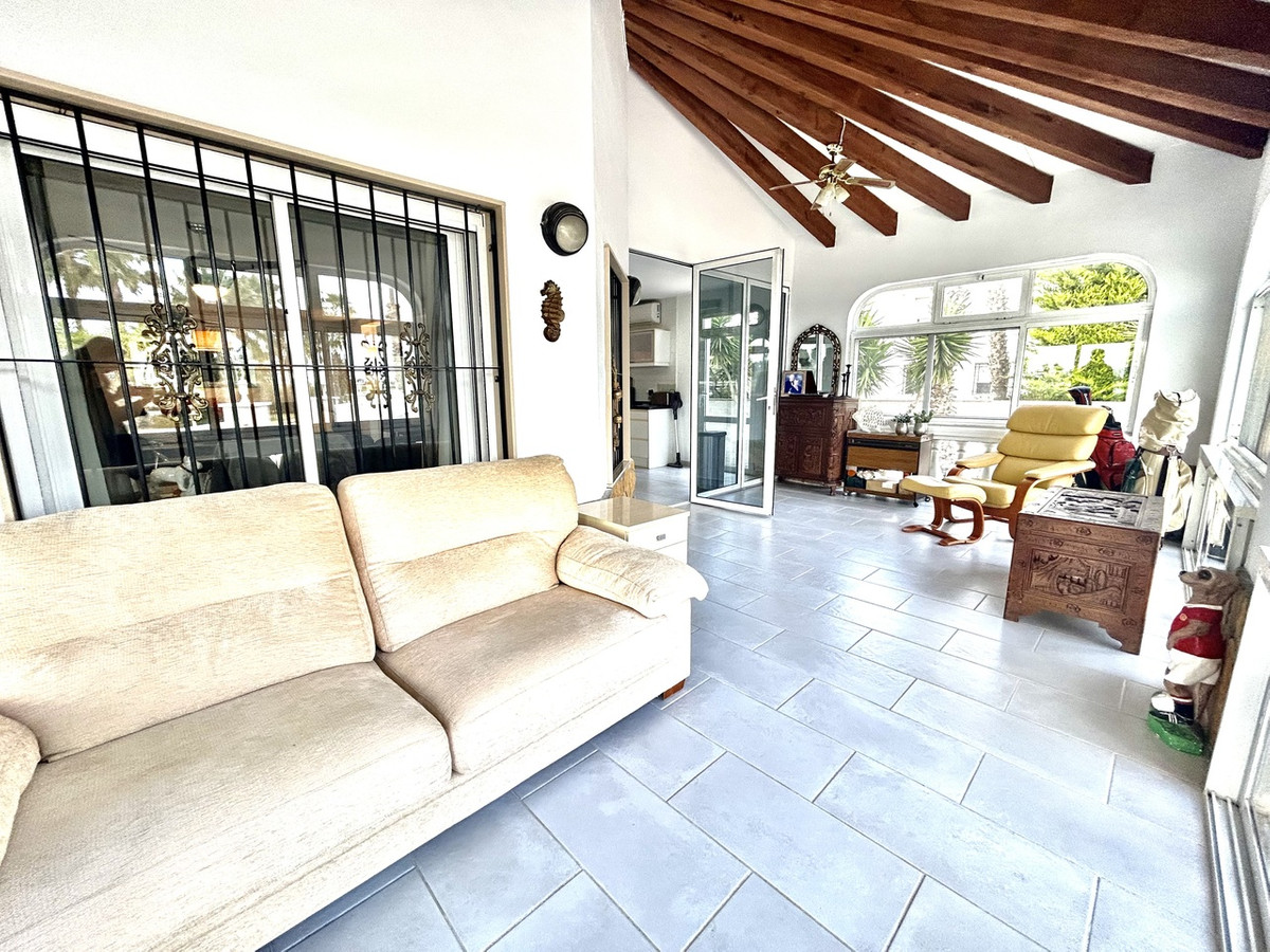 For sale - 4 Bedroom 4 Bathroom House - Detached Villa in Catral - Catral Centro  - Alicante