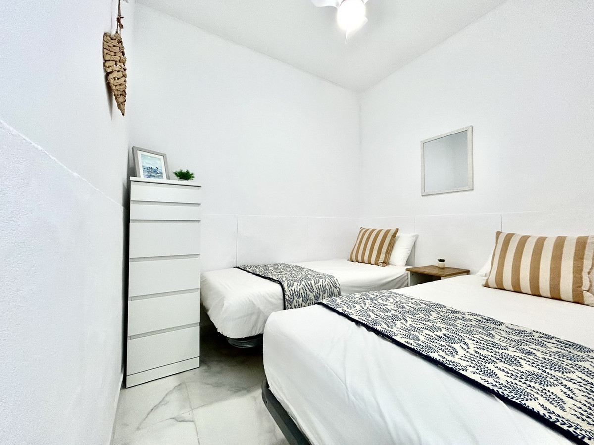 For sale - 2 Bedroom 1 Bathroom Apartment in La Zenia  - La Zenia  - Alicante