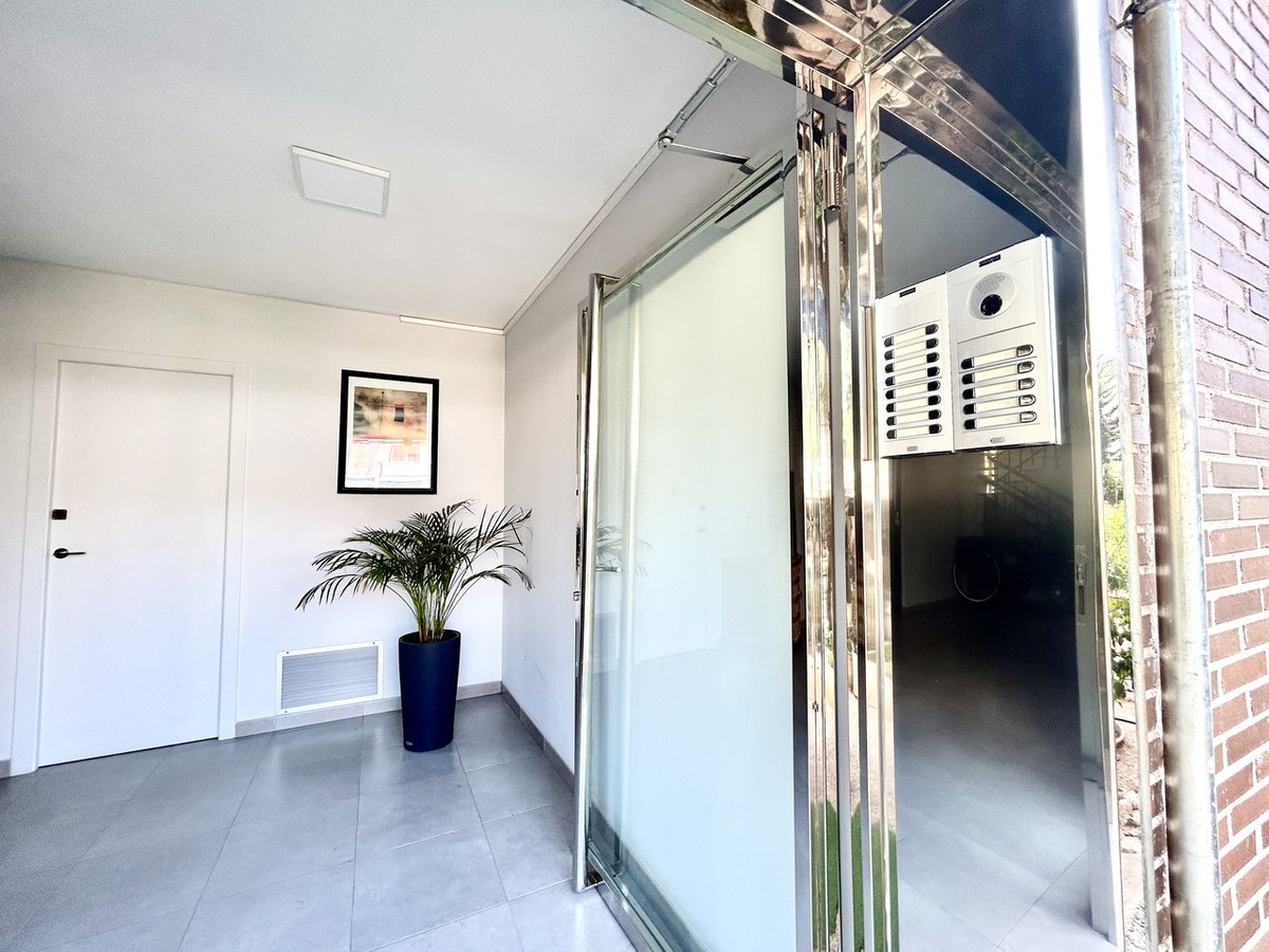 For sale - 2 Bedroom 1 Bathroom Apartment in La Zenia  - La Zenia  - Alicante