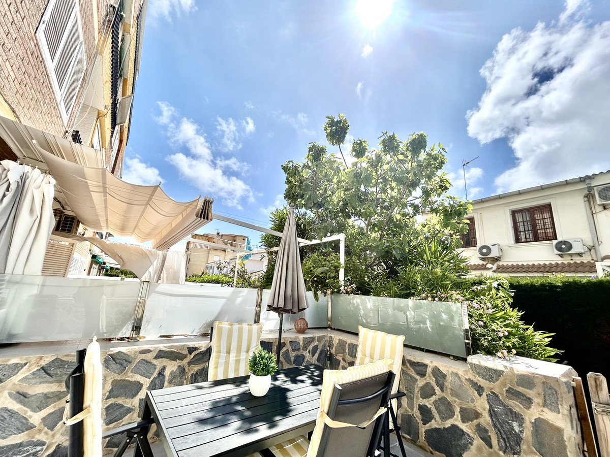 For sale - 2 Bedroom 1 Bathroom Apartment in La Zenia  - La Zenia  - Alicante