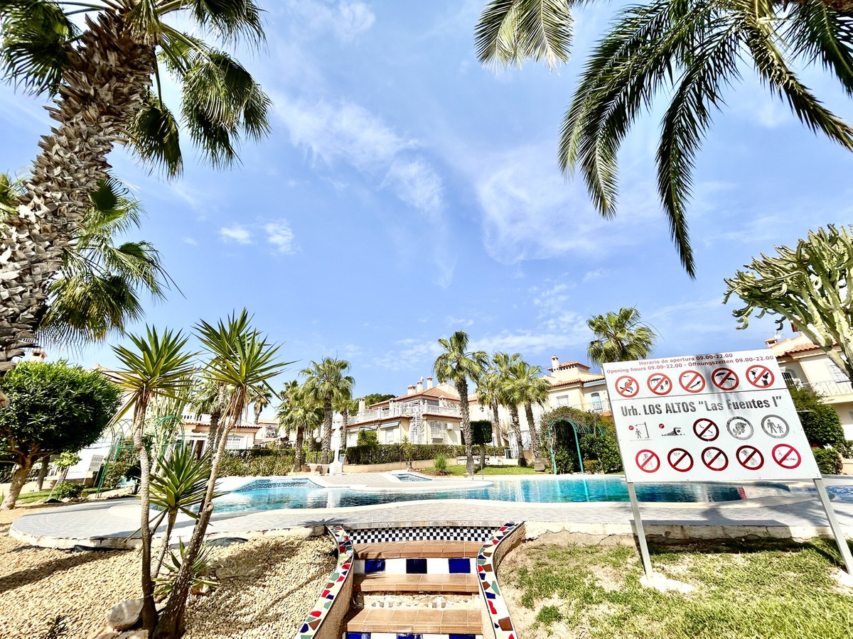 For sale - 2 Bedroom 1 Bathroom Apartment - Middle Floor Apartment in Orihuela - Los Altos  - Alicante
