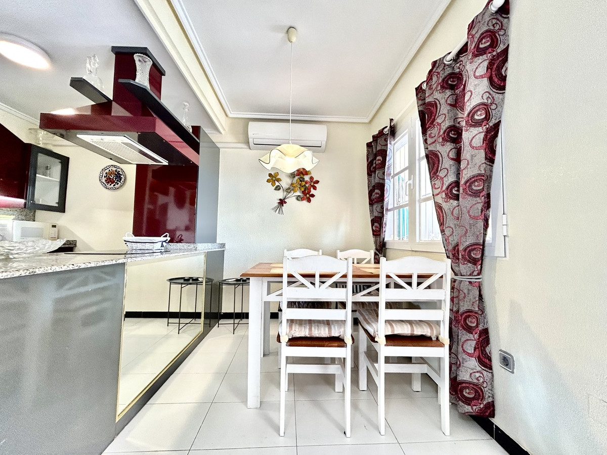 For sale - 2 Bedroom 1 Bathroom Apartment - Middle Floor Apartment in Orihuela - Los Altos  - Alicante
