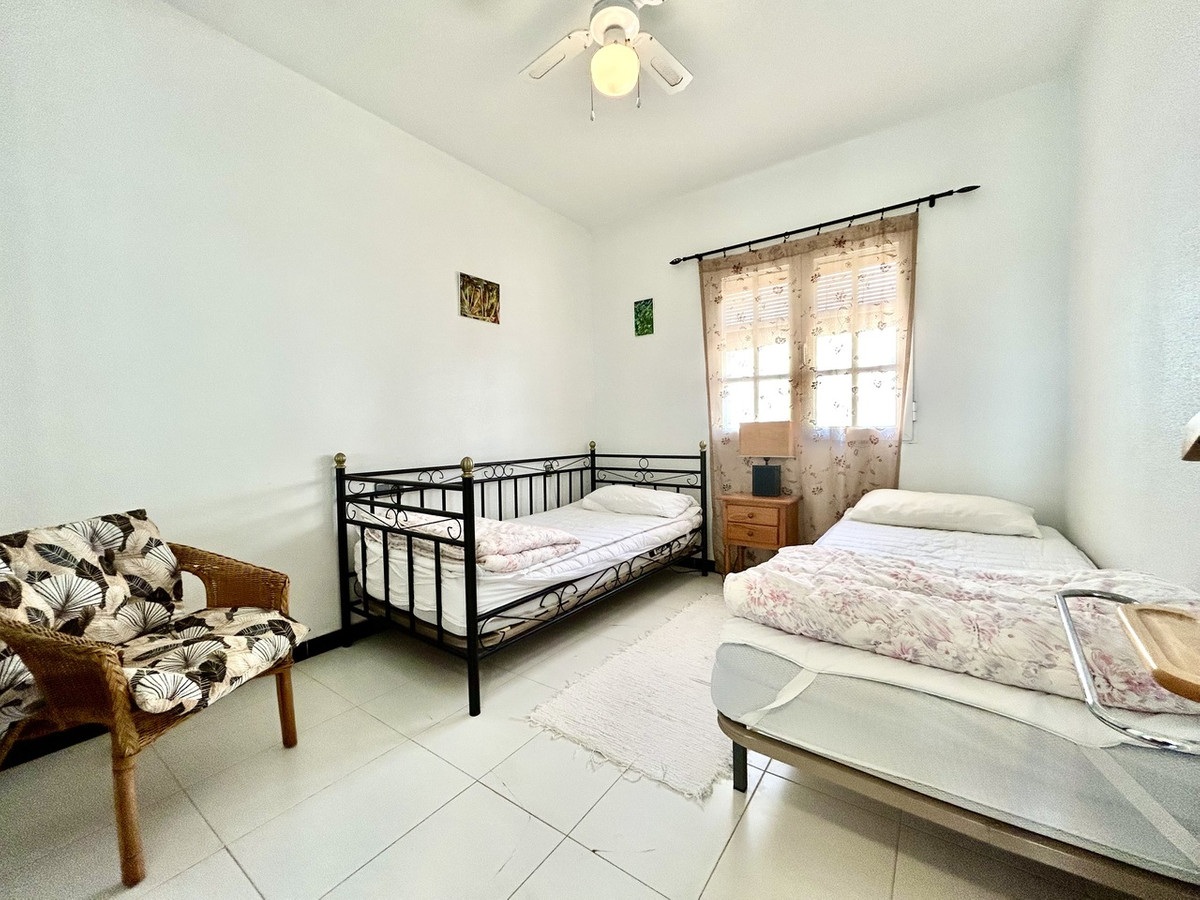 For sale - 2 Bedroom 1 Bathroom Apartment - Middle Floor Apartment in Orihuela - Los Altos  - Alicante