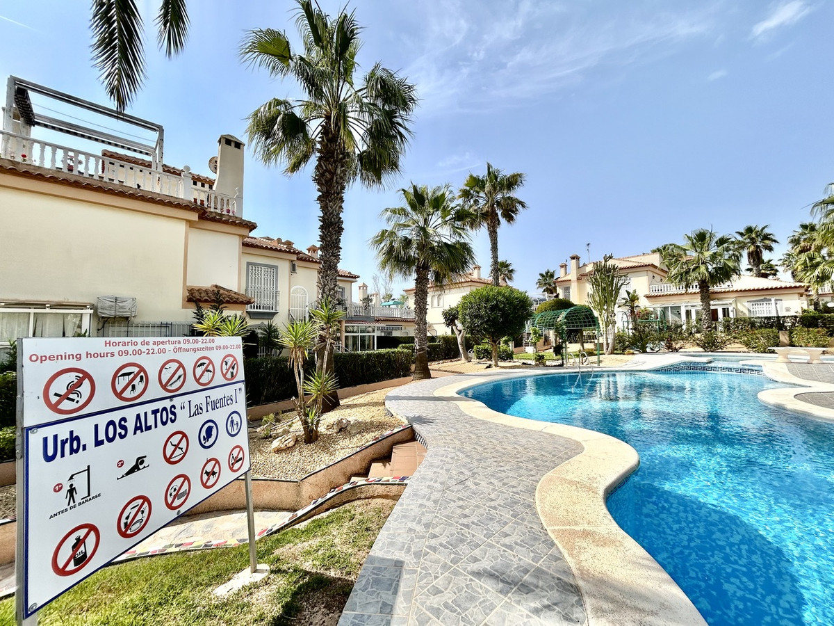 For sale - 2 Bedroom 1 Bathroom Apartment - Middle Floor Apartment in Orihuela - Los Altos  - Alicante