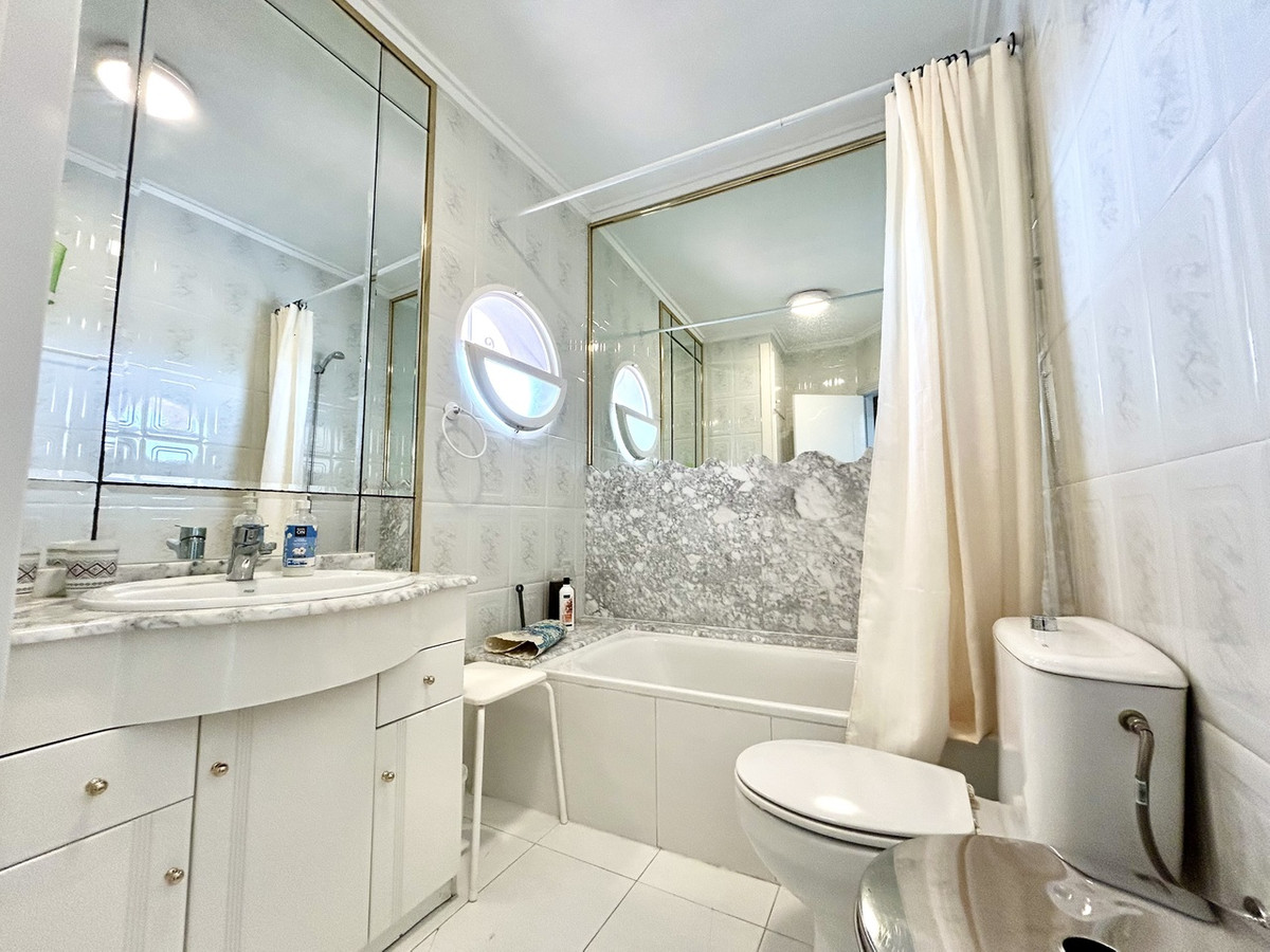 For sale - 2 Bedroom 1 Bathroom Apartment - Middle Floor Apartment in Orihuela - Los Altos  - Alicante