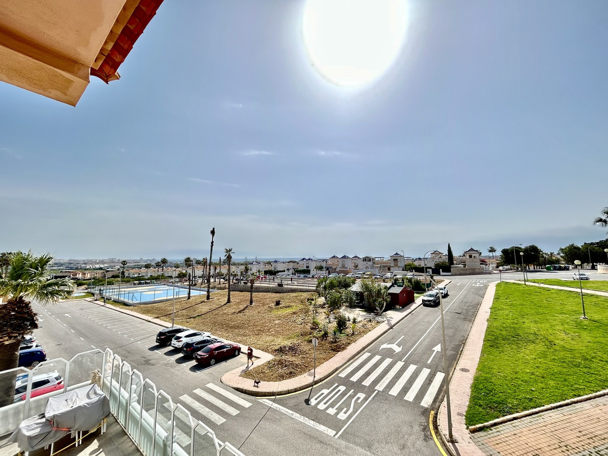 For sale - 2 Bedroom 1 Bathroom Apartment - Middle Floor Apartment in Orihuela - Los Altos  - Alicante
