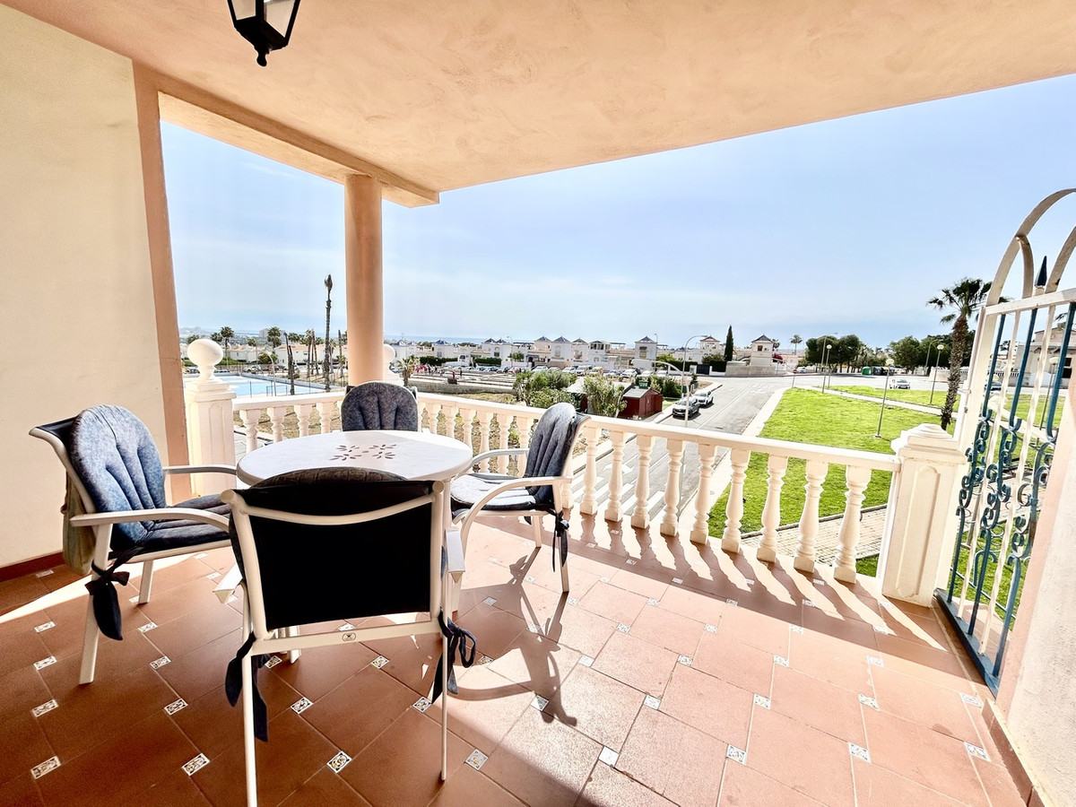 For sale - 2 Bedroom 1 Bathroom Apartment - Middle Floor Apartment in Orihuela - Los Altos  - Alicante
