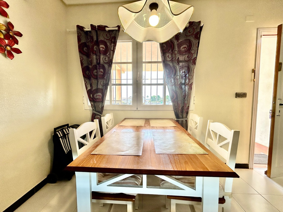 For sale - 2 Bedroom 1 Bathroom Apartment - Middle Floor Apartment in Orihuela - Los Altos  - Alicante
