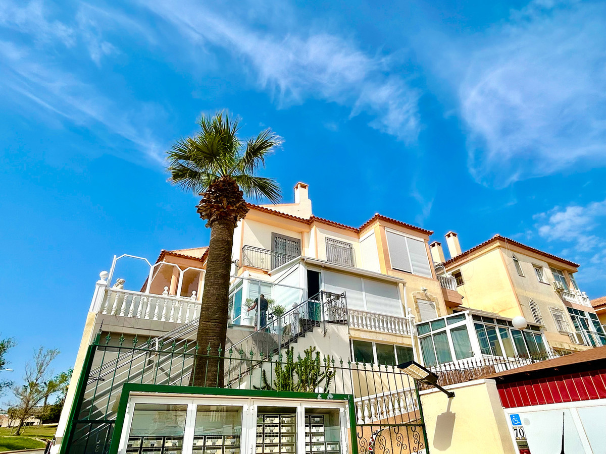 For sale - 2 Bedroom 1 Bathroom Apartment - Middle Floor Apartment in Orihuela - Los Altos  - Alicante