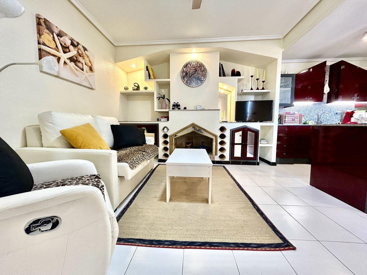 For sale - 2 Bedroom 1 Bathroom Apartment - Middle Floor Apartment in Orihuela - Los Altos  - Alicante
