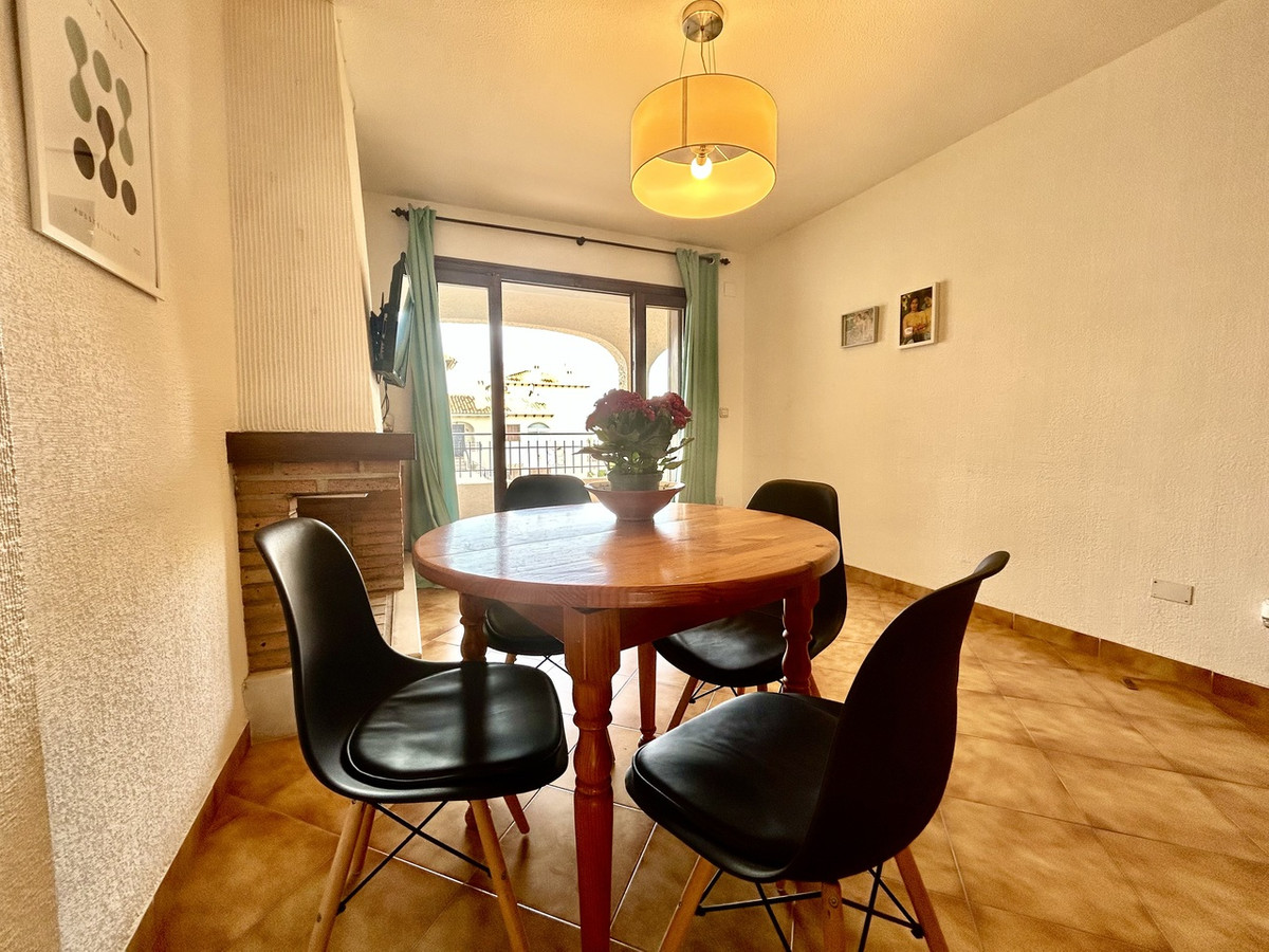 For sale - 2 Bedroom 1 Bathroom Apartment in Cabo Roig - Cabo Roig  - Alicante