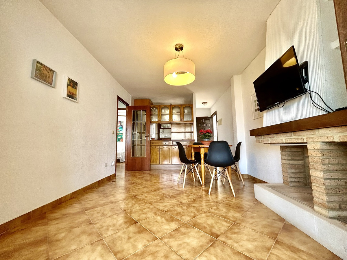 For sale - 2 Bedroom 1 Bathroom Apartment in Cabo Roig - Cabo Roig  - Alicante