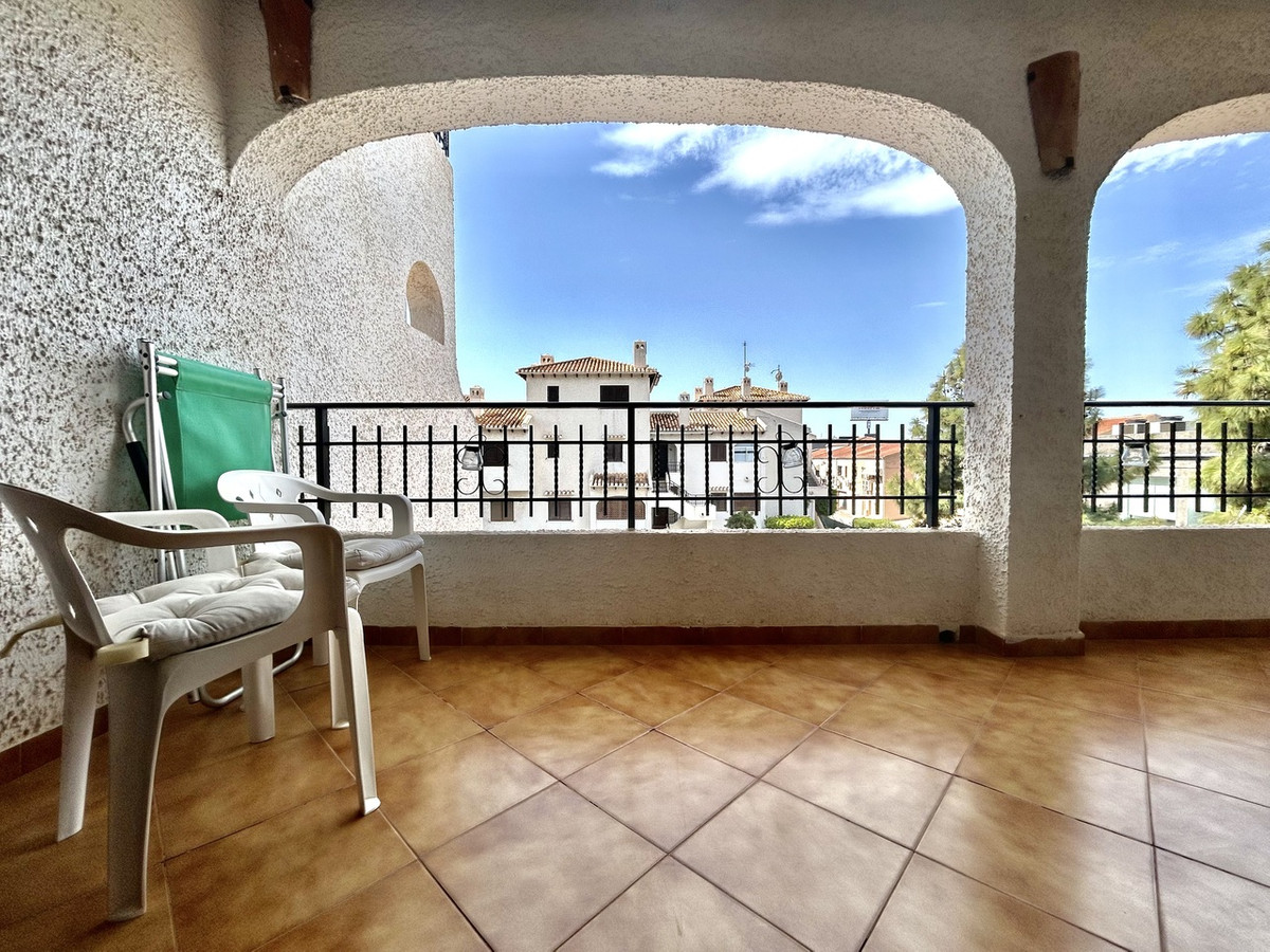 For sale - 2 Bedroom 1 Bathroom Apartment in Cabo Roig - Cabo Roig  - Alicante