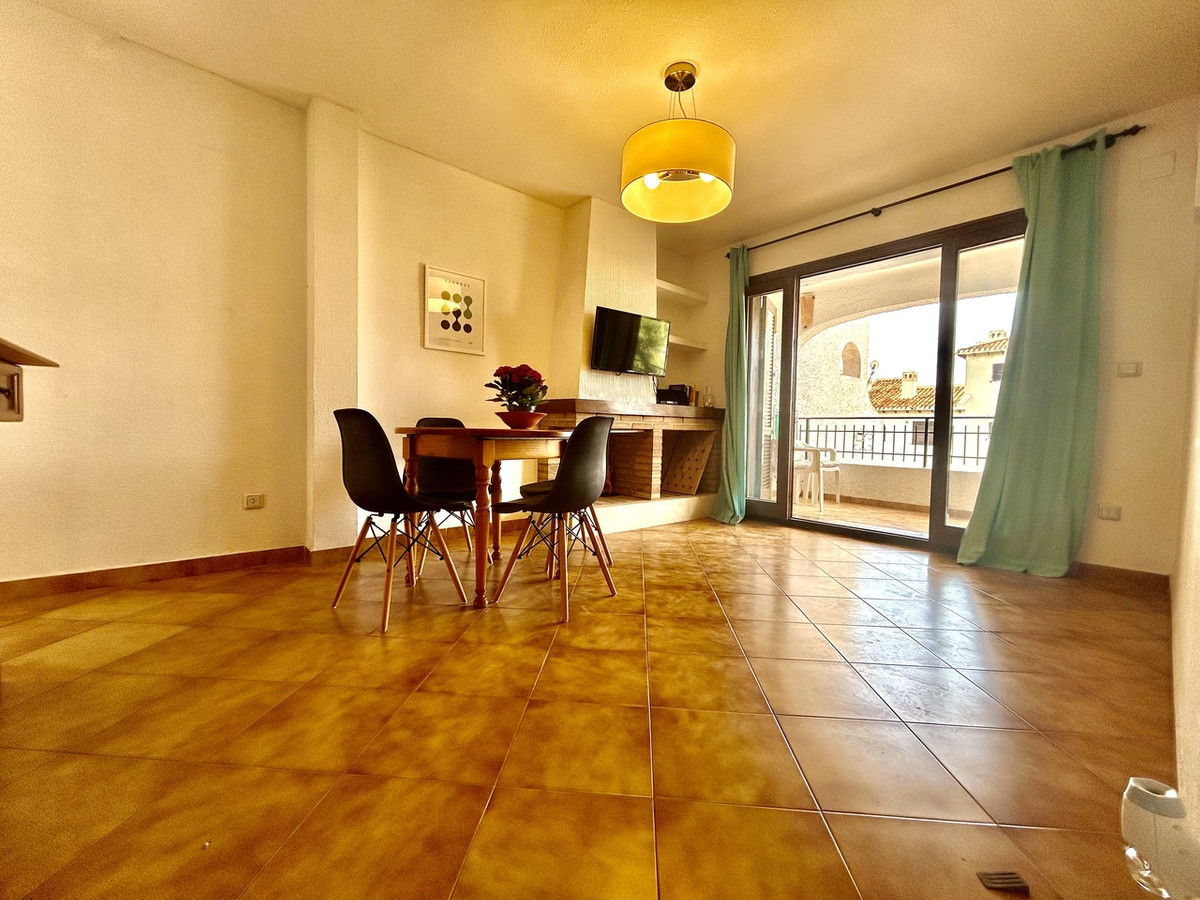For sale - 2 Bedroom 1 Bathroom Apartment in Cabo Roig - Cabo Roig  - Alicante