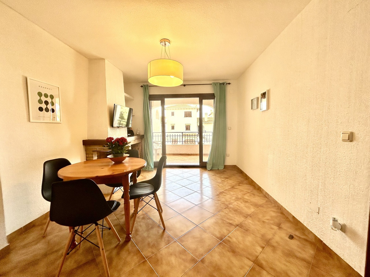 For sale - 2 Bedroom 1 Bathroom Apartment in Cabo Roig - Cabo Roig  - Alicante