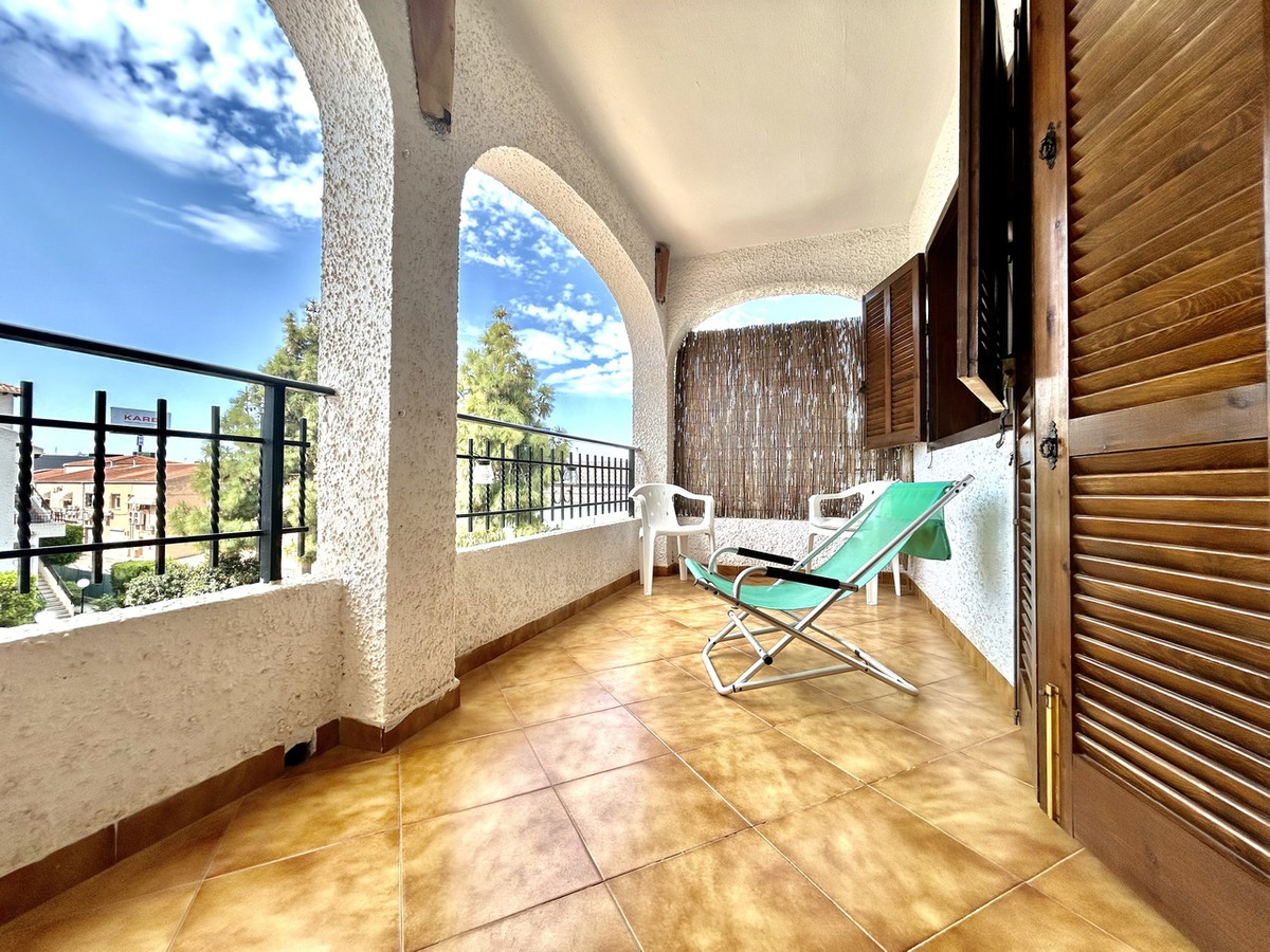 For sale - 2 Bedroom 1 Bathroom Apartment in Cabo Roig - Cabo Roig  - Alicante