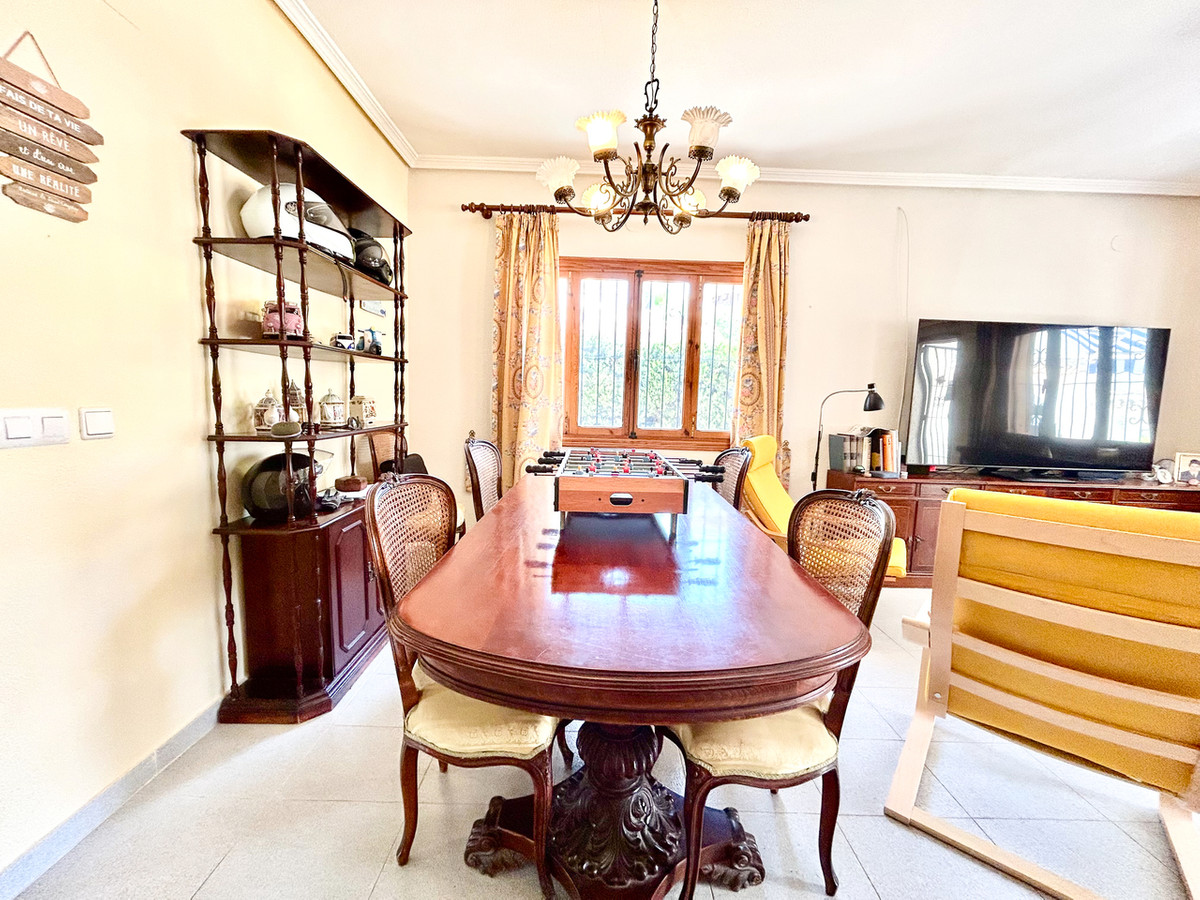 For sale - 3 Bedroom 2 Bathroom House - Detached Villa in Orihuela - La Zenia  - Alicante