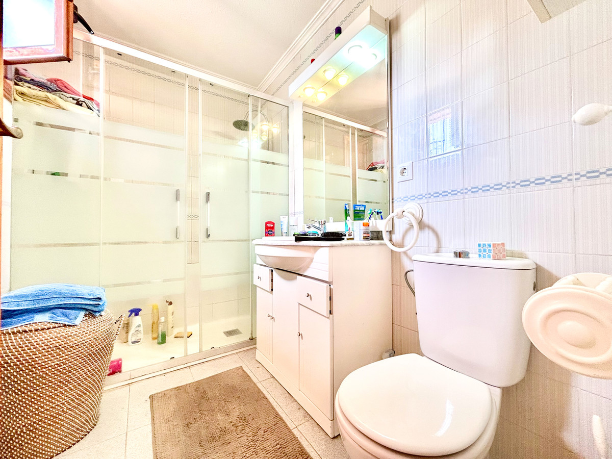 For sale - 3 Bedroom 2 Bathroom House - Detached Villa in Orihuela - La Zenia  - Alicante