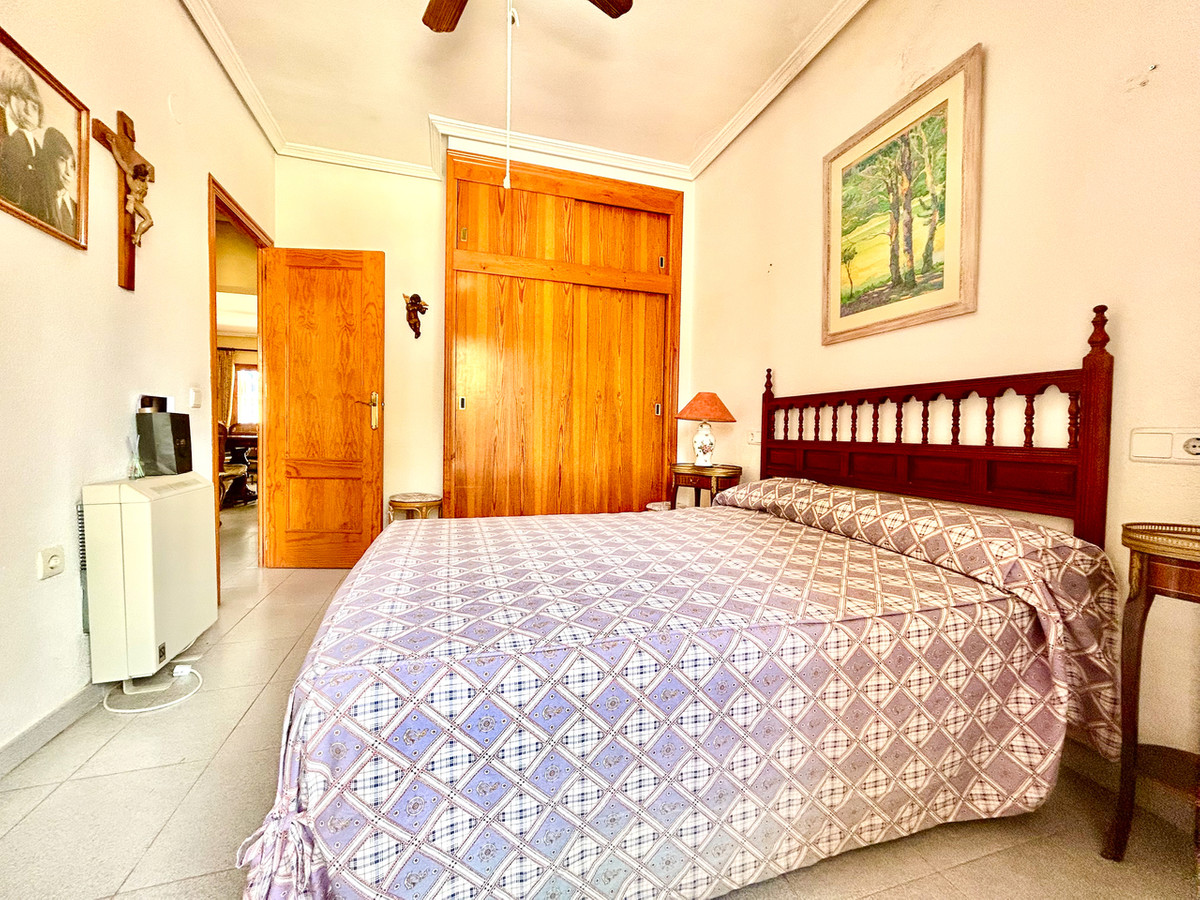 For sale - 3 Bedroom 2 Bathroom House - Detached Villa in Orihuela - La Zenia  - Alicante