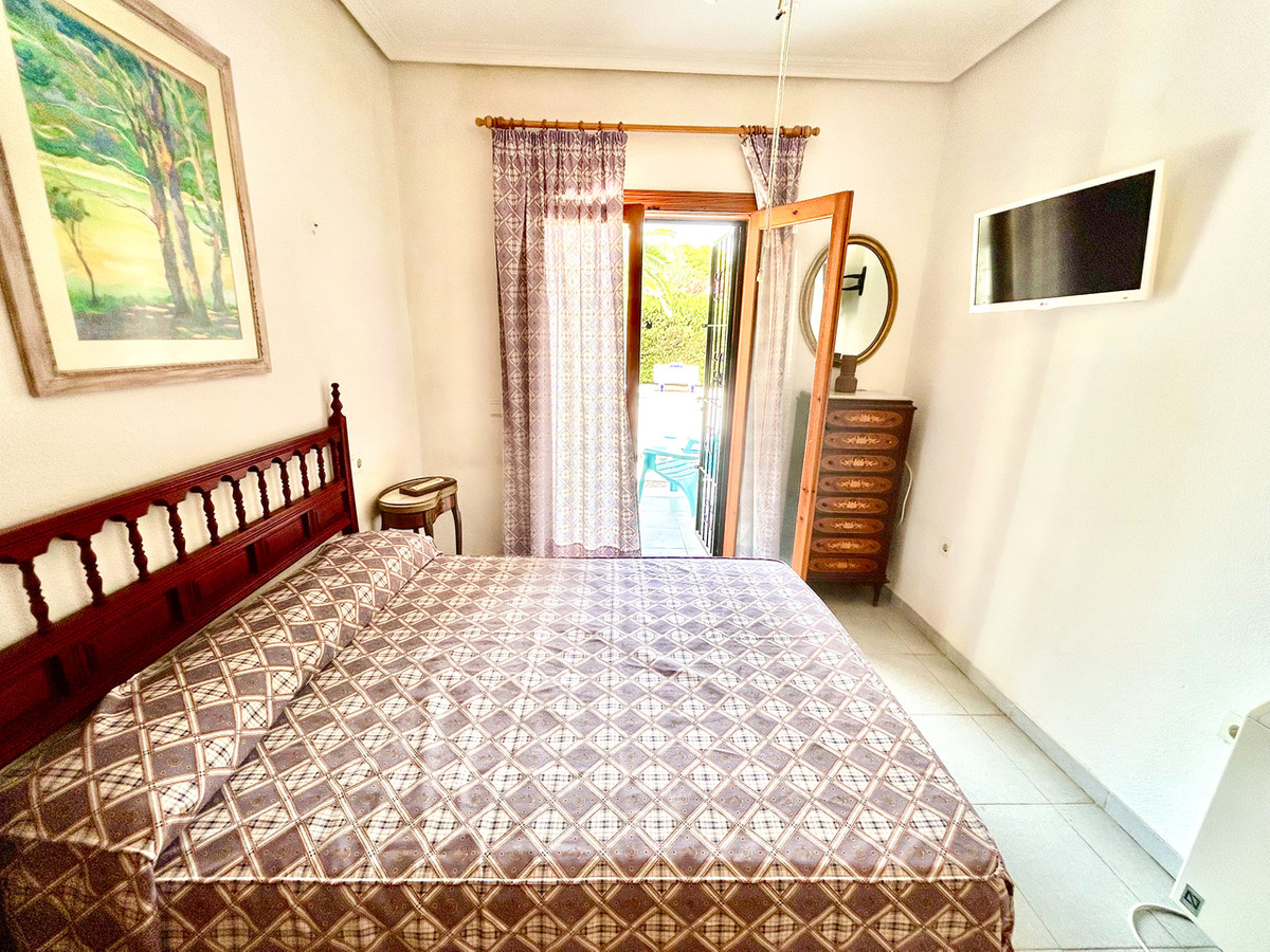 For sale - 3 Bedroom 2 Bathroom House - Detached Villa in Orihuela - La Zenia  - Alicante