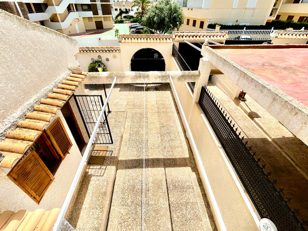 For sale - 3 Bedroom 2 Bathroom House - Detached Villa in Orihuela - La Zenia  - Alicante