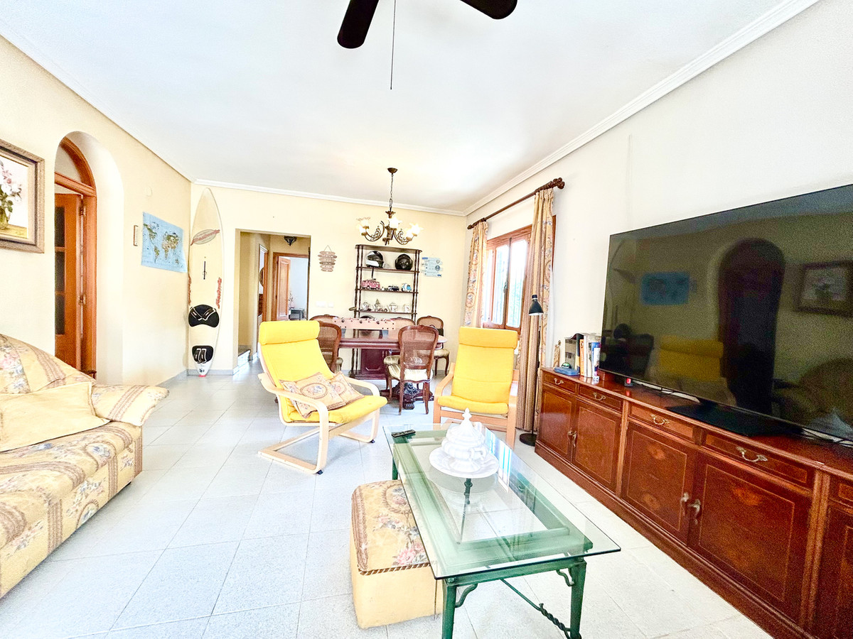 For sale - 3 Bedroom 2 Bathroom House - Detached Villa in Orihuela - La Zenia  - Alicante