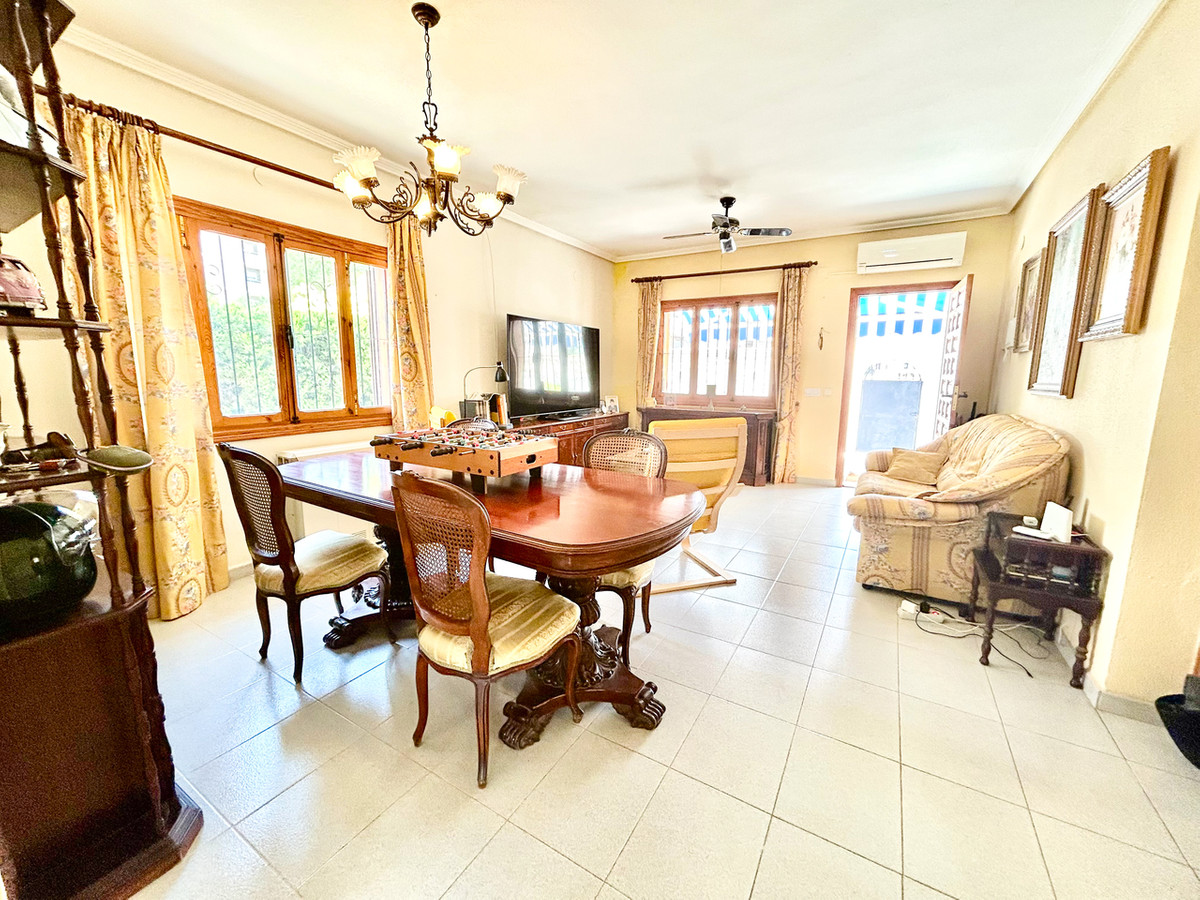 For sale - 3 Bedroom 2 Bathroom House - Detached Villa in Orihuela - La Zenia  - Alicante