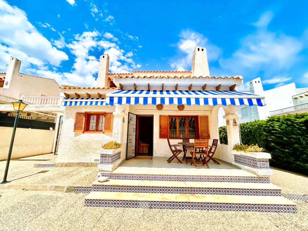 3 Bedroom 2 Bathroom House - Detached Villa in Orihuela