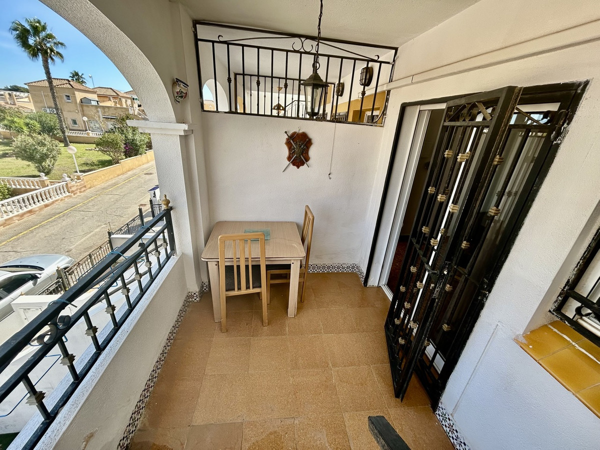 For sale - 2 Bedroom 1 Bathroom Top Floor Apartment in Los Altos  - Los Altos  - Alicante