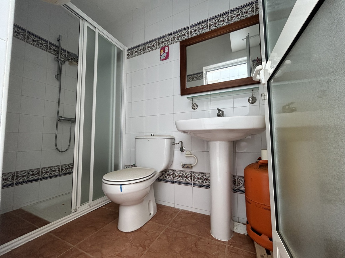 For sale - 4 Bedroom 2 Bathroom House - Townhouse in Pilar de la Horadada - Torre de la Horadada  - Alicante