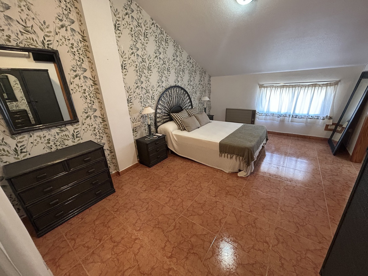 For sale - 4 Bedroom 2 Bathroom House - Townhouse in Pilar de la Horadada - Torre de la Horadada  - Alicante