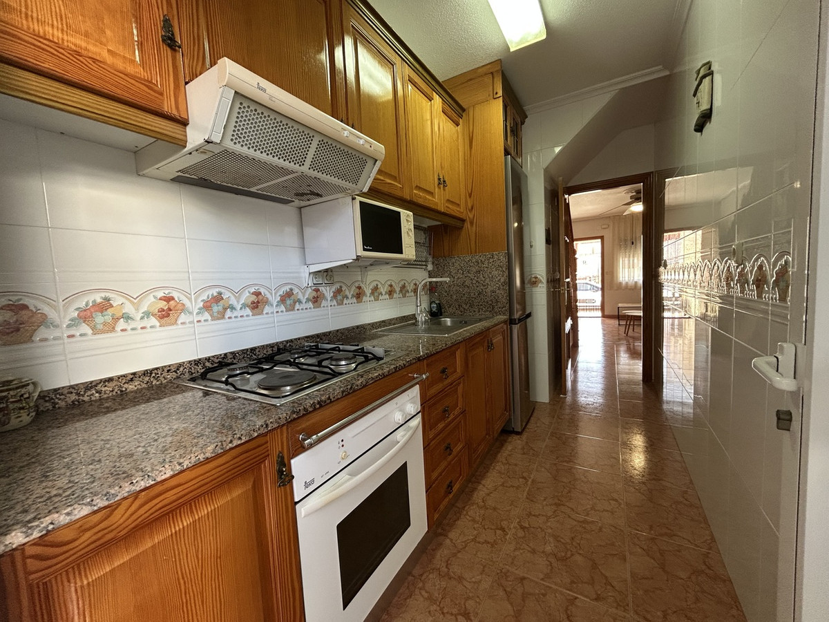 For sale - 4 Bedroom 2 Bathroom House - Townhouse in Pilar de la Horadada - Torre de la Horadada  - Alicante