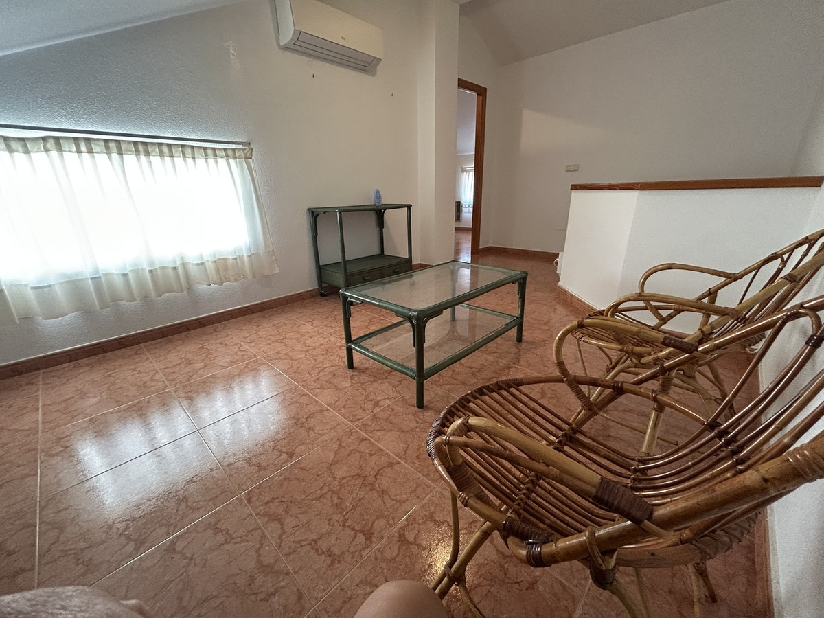 For sale - 4 Bedroom 2 Bathroom House - Townhouse in Pilar de la Horadada - Torre de la Horadada  - Alicante