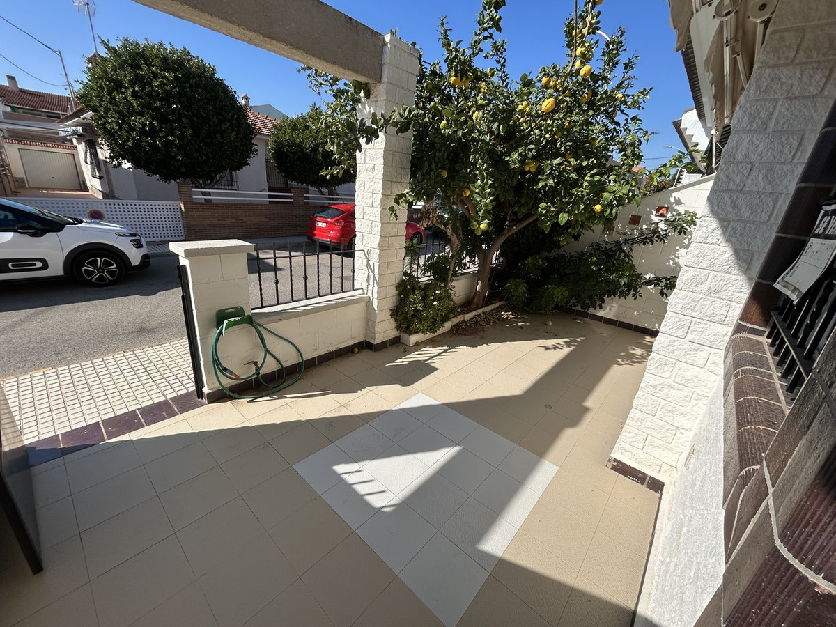 For sale - 4 Bedroom 2 Bathroom House - Townhouse in Pilar de la Horadada - Torre de la Horadada  - Alicante