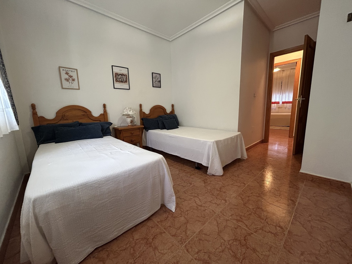 For sale - 4 Bedroom 2 Bathroom House - Townhouse in Pilar de la Horadada - Torre de la Horadada  - Alicante