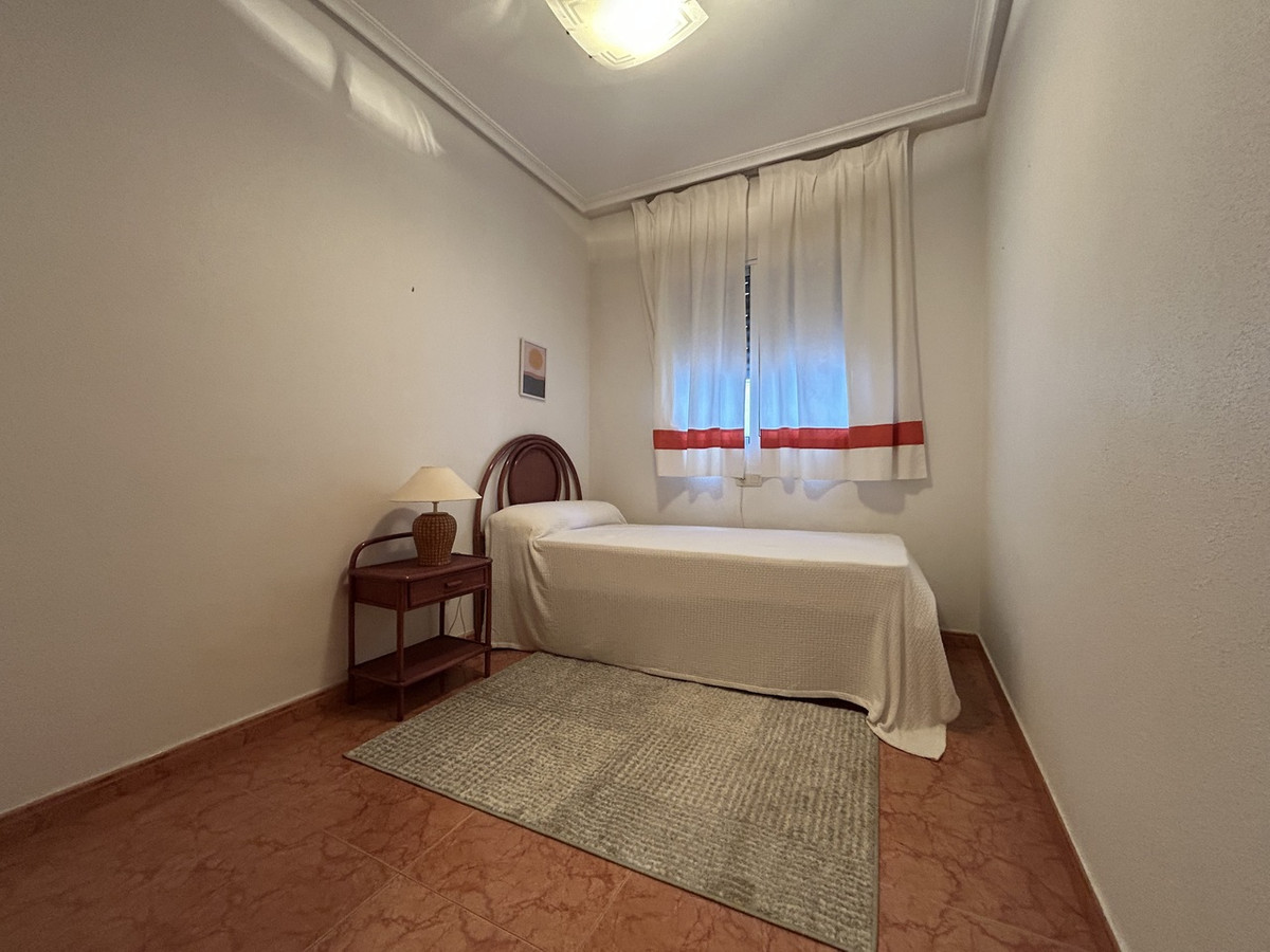 For sale - 4 Bedroom 2 Bathroom House - Townhouse in Pilar de la Horadada - Torre de la Horadada  - Alicante