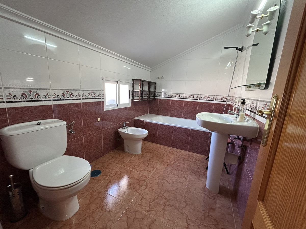 For sale - 4 Bedroom 2 Bathroom House - Townhouse in Pilar de la Horadada - Torre de la Horadada  - Alicante