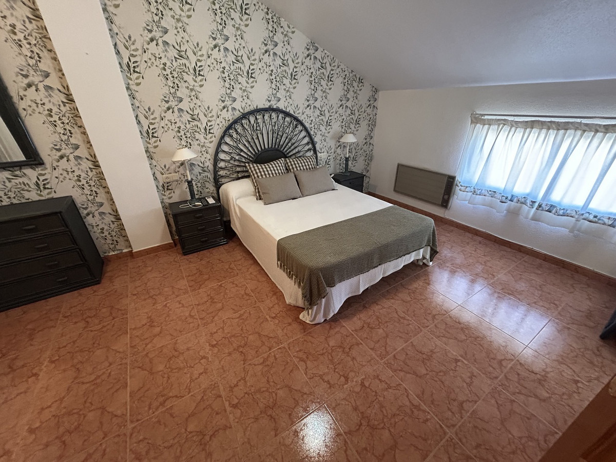 For sale - 4 Bedroom 2 Bathroom House - Townhouse in Pilar de la Horadada - Torre de la Horadada  - Alicante