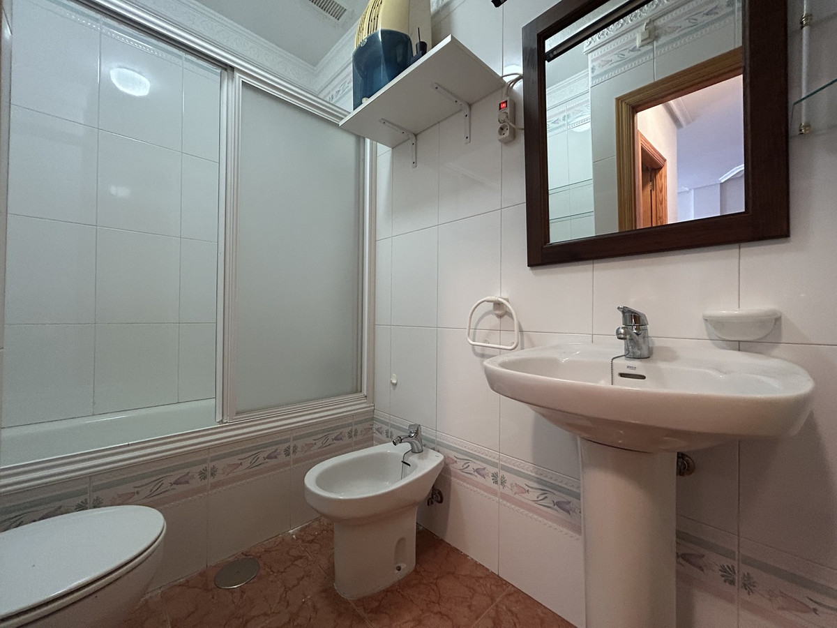 For sale - 4 Bedroom 2 Bathroom House - Townhouse in Pilar de la Horadada - Torre de la Horadada  - Alicante