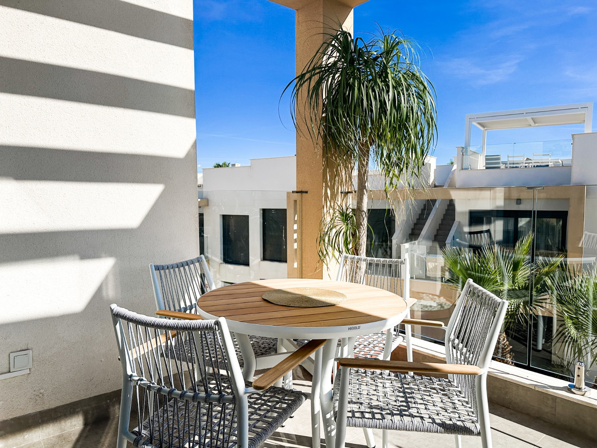 For sale - 2 Bedroom 2 Bathroom House - Bungalow in Orihuela - Villamartin  - Alicante